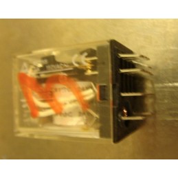 "OMRON Industrial Control Relay - 10A, 100K Operations, AC/DC Coils"