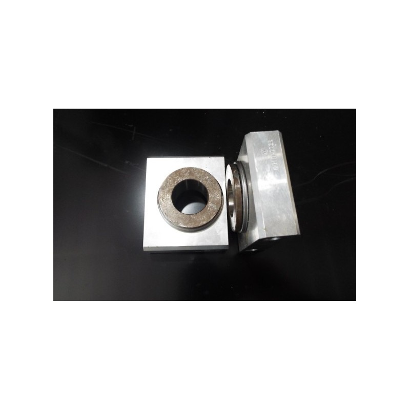 ELECTRICAL POWER BLOCK JUNCTION 4V D31040038 ELECTRICAL POWER BLOCK JUNCTION 4V D31040038