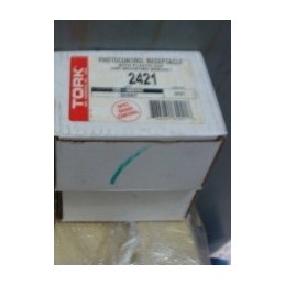 TORK PHOTO CONTROL RECEPTABLE 2421 120-480 VAC 50/60HZ LOT OF 2