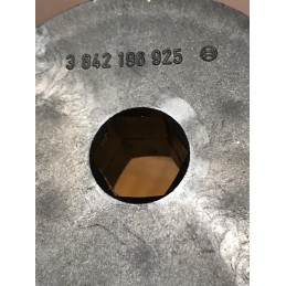 3 842 196 925