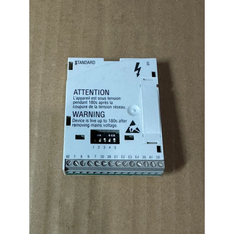 LENZE E82ZAFS P/N 00422485