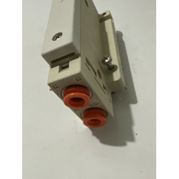 SMC SV3000-52U-1A-N11-D0 SUP/EXH End Block Assembly for SV3000 Manifolds