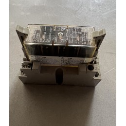 "Omron G7S Compact Safety Relay - Quick, Robust, 10A at 250 VAC"